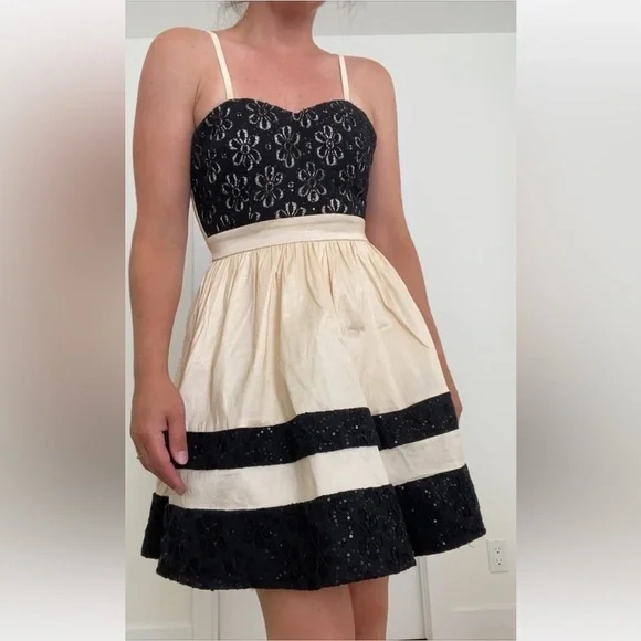 Dress - Picture 1 of 3